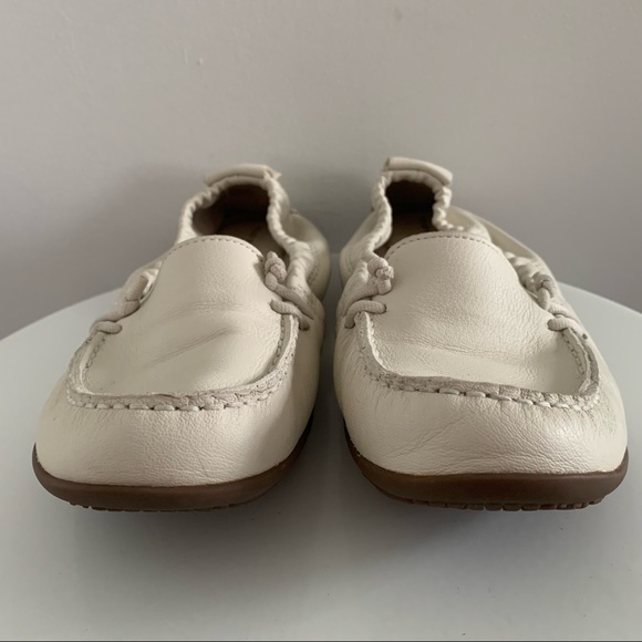 Hush Puppies - Ivory Leather Stretch Loafers - Size 8.5M - Picture 4 of 12